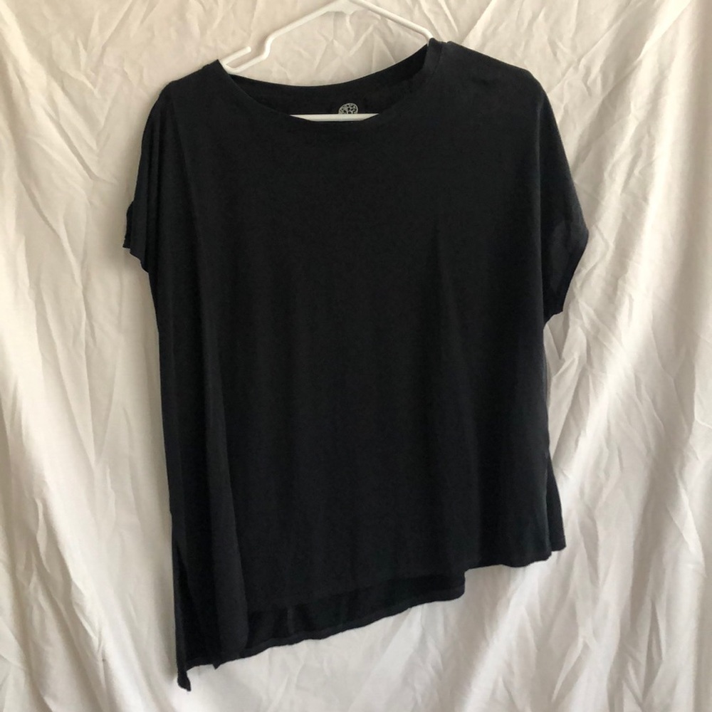 Asymmetric over-sized T